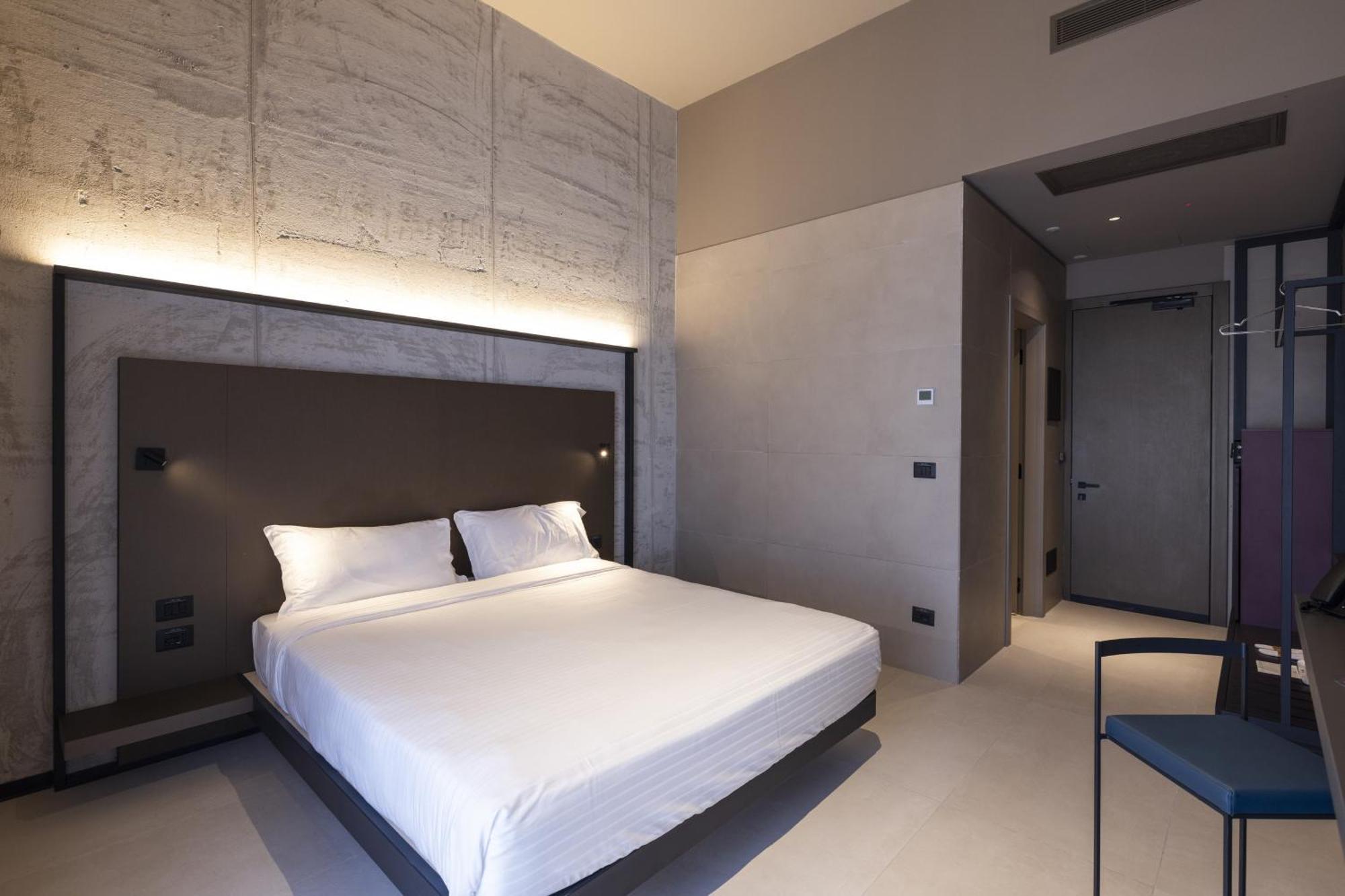 Joy 124 Hotel Milan